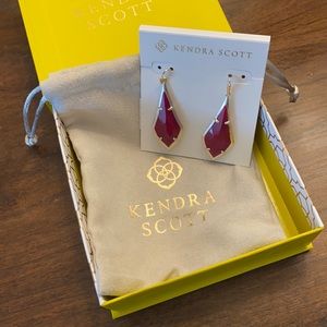 Kendra Scott Olivia Earrings in Maroon